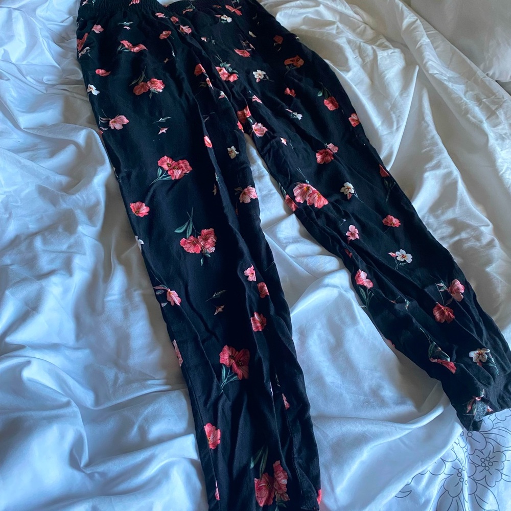 Patterned straight legged pants